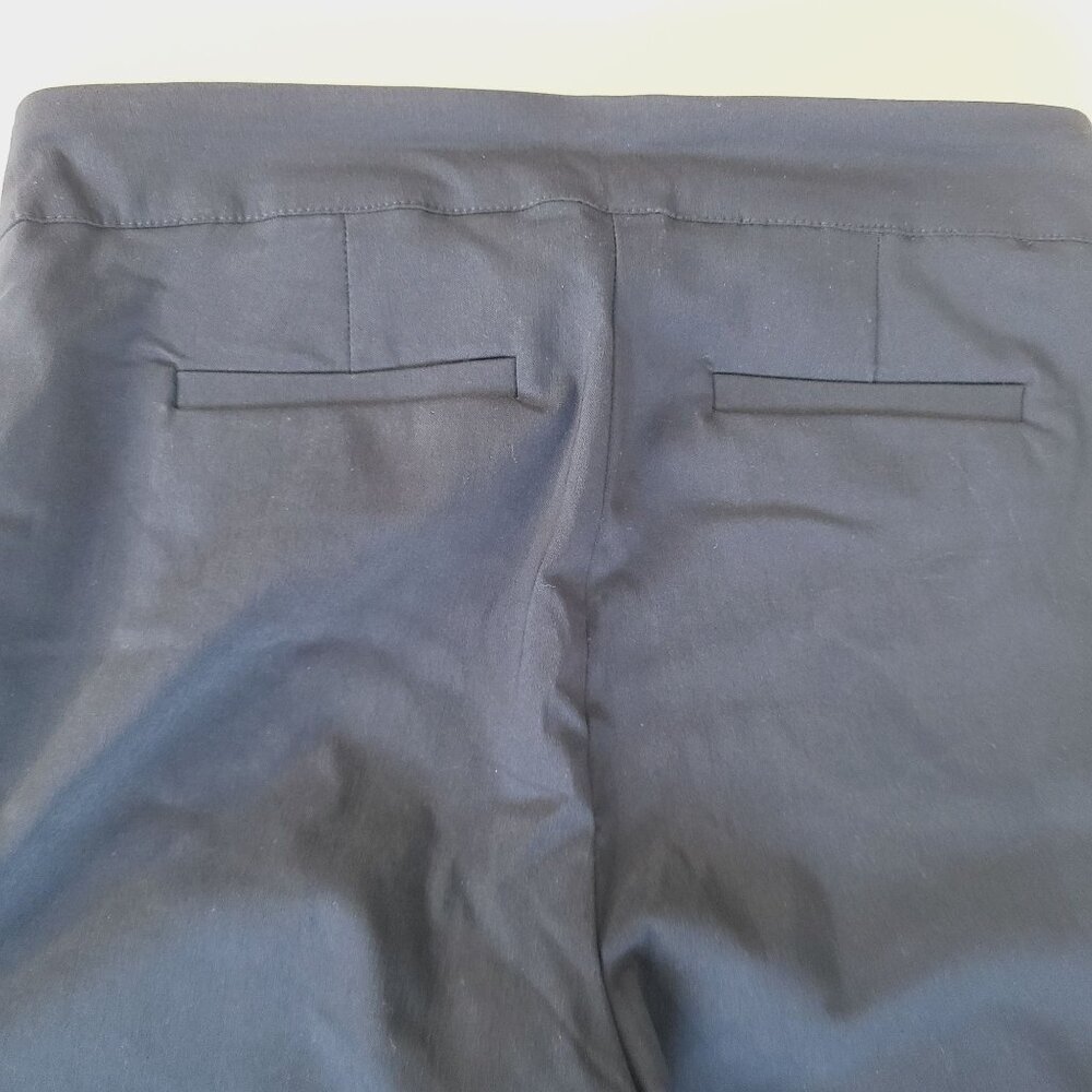 Briggs Petite Womens Black Cropped  Capri Pants 6P Petite Like New Pull On - Picture 4 of 8